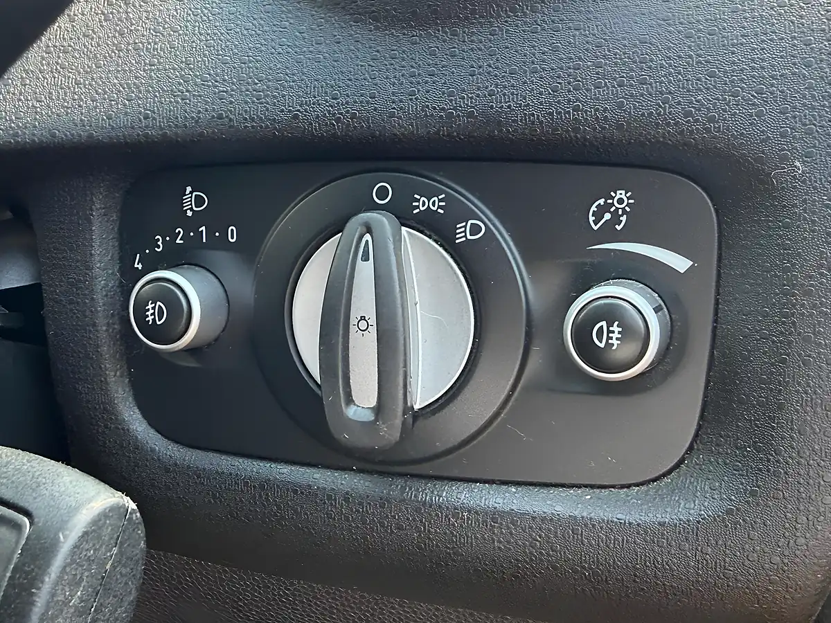 Used 2013 Ford Fiesta Zetec Red - Interior and Exterior details 15