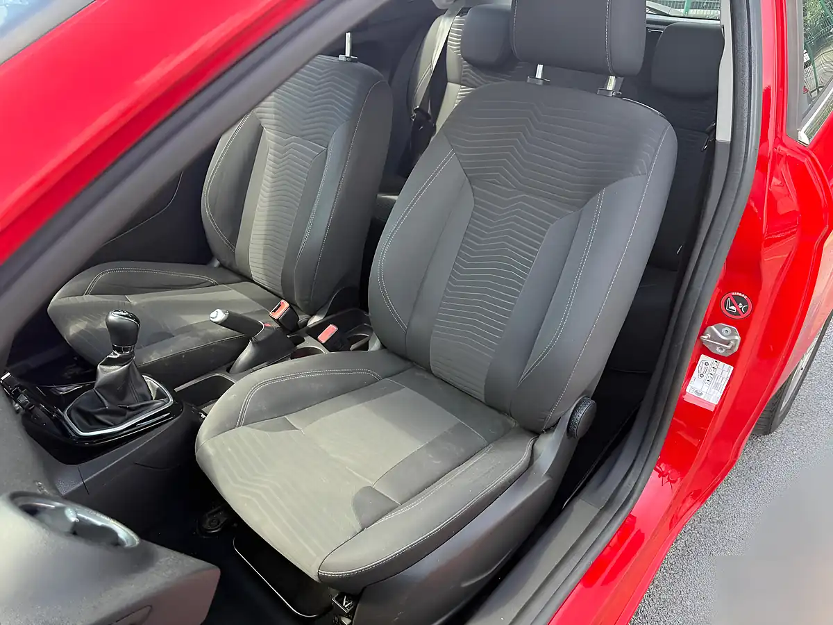 Used 2013 Ford Fiesta Zetec Red - Interior and Exterior details 19