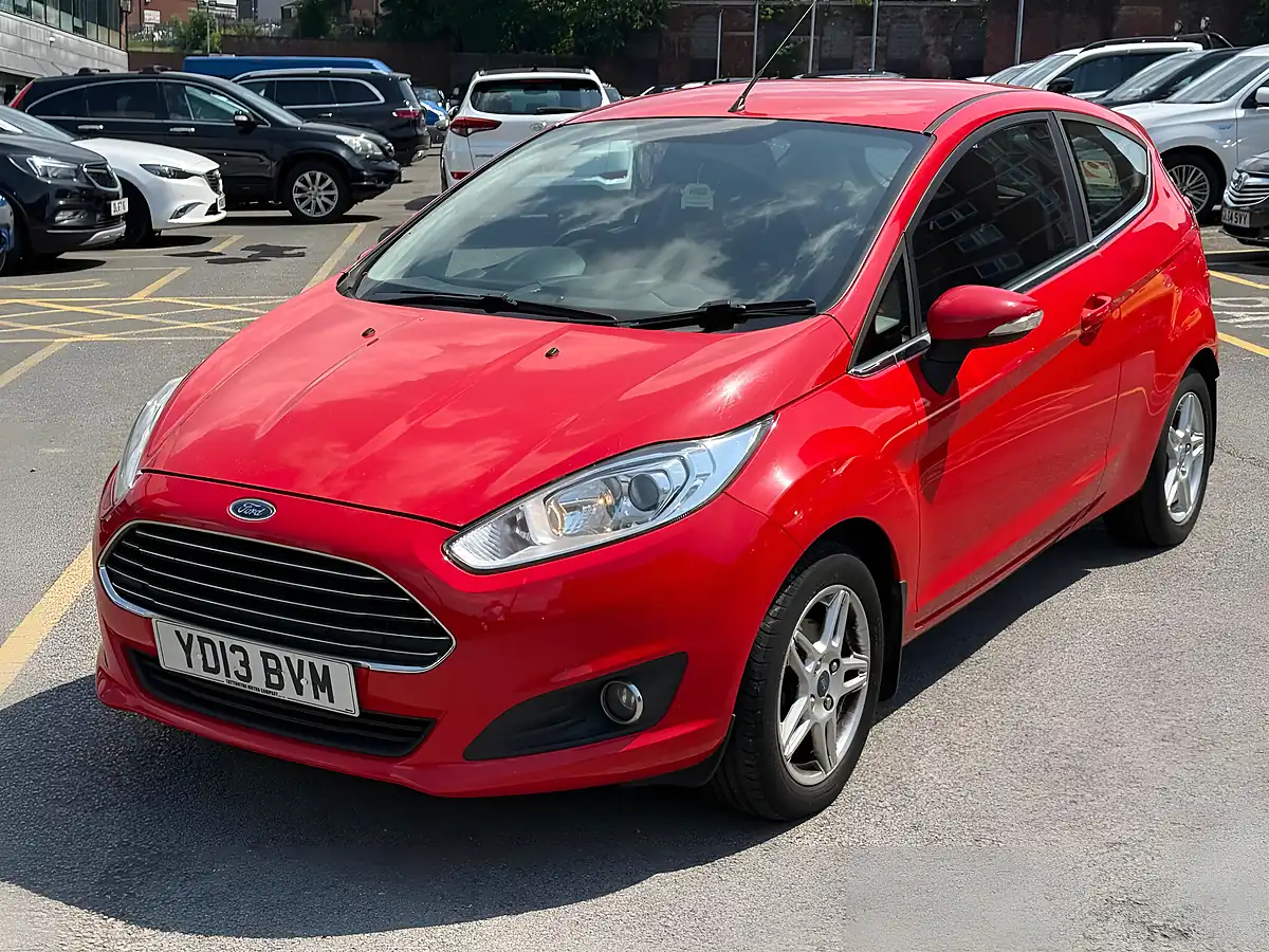 Used 2013 Ford Fiesta Zetec Red - Interior and Exterior details 4