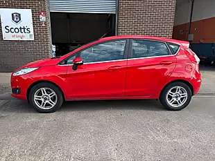 Used 2013 Ford Fiesta Zetec Red - Interior and Exterior details 4