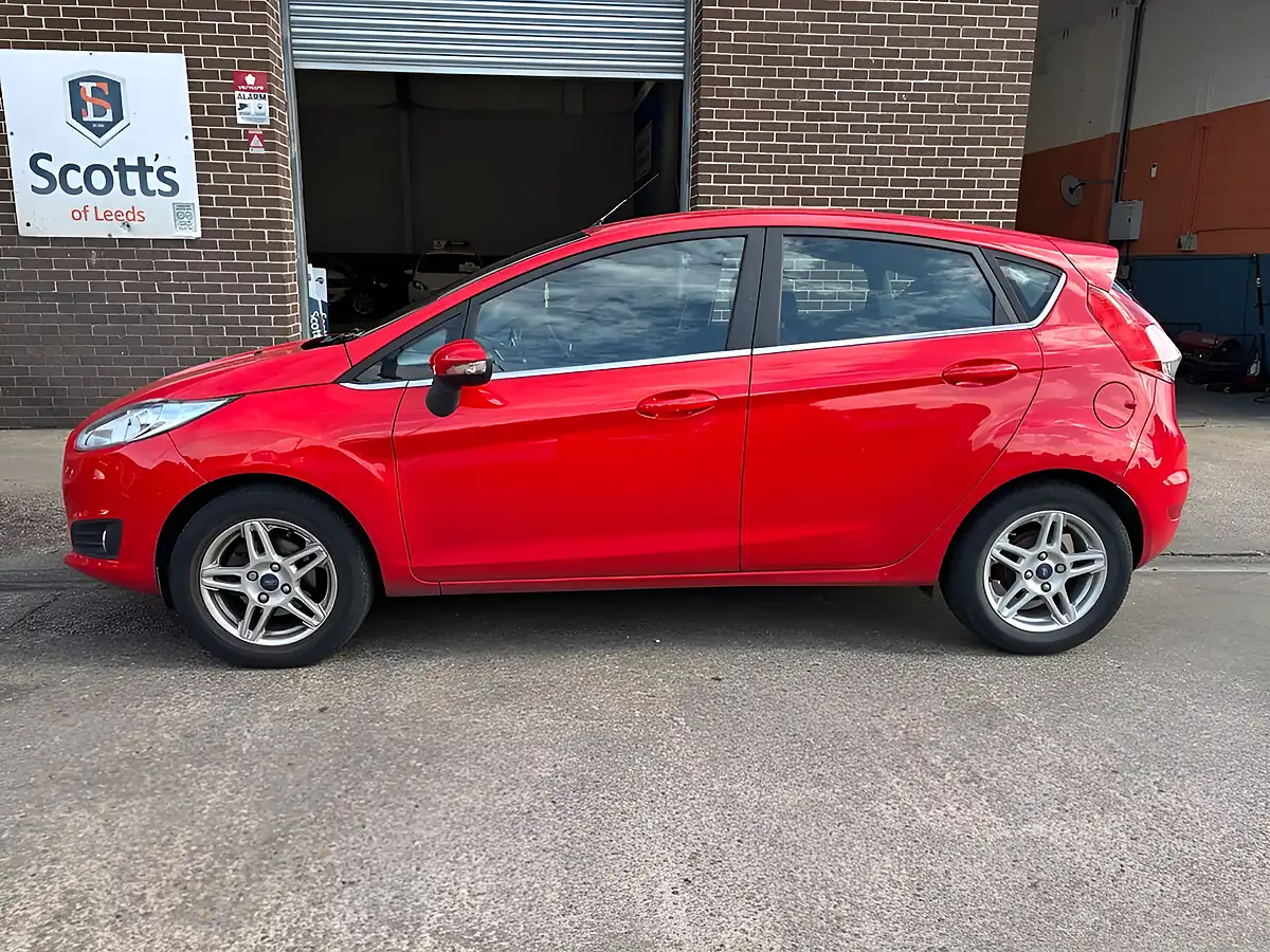 Used 2013 Ford Fiesta Zetec Red - Interior and Exterior details 4