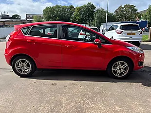Used 2013 Ford Fiesta Zetec Red - Interior and Exterior details 8