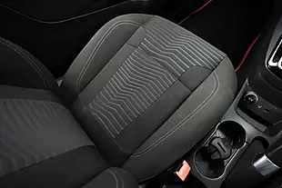 Used 2013 Ford Fiesta Zetec Red - Interior and Exterior details 12