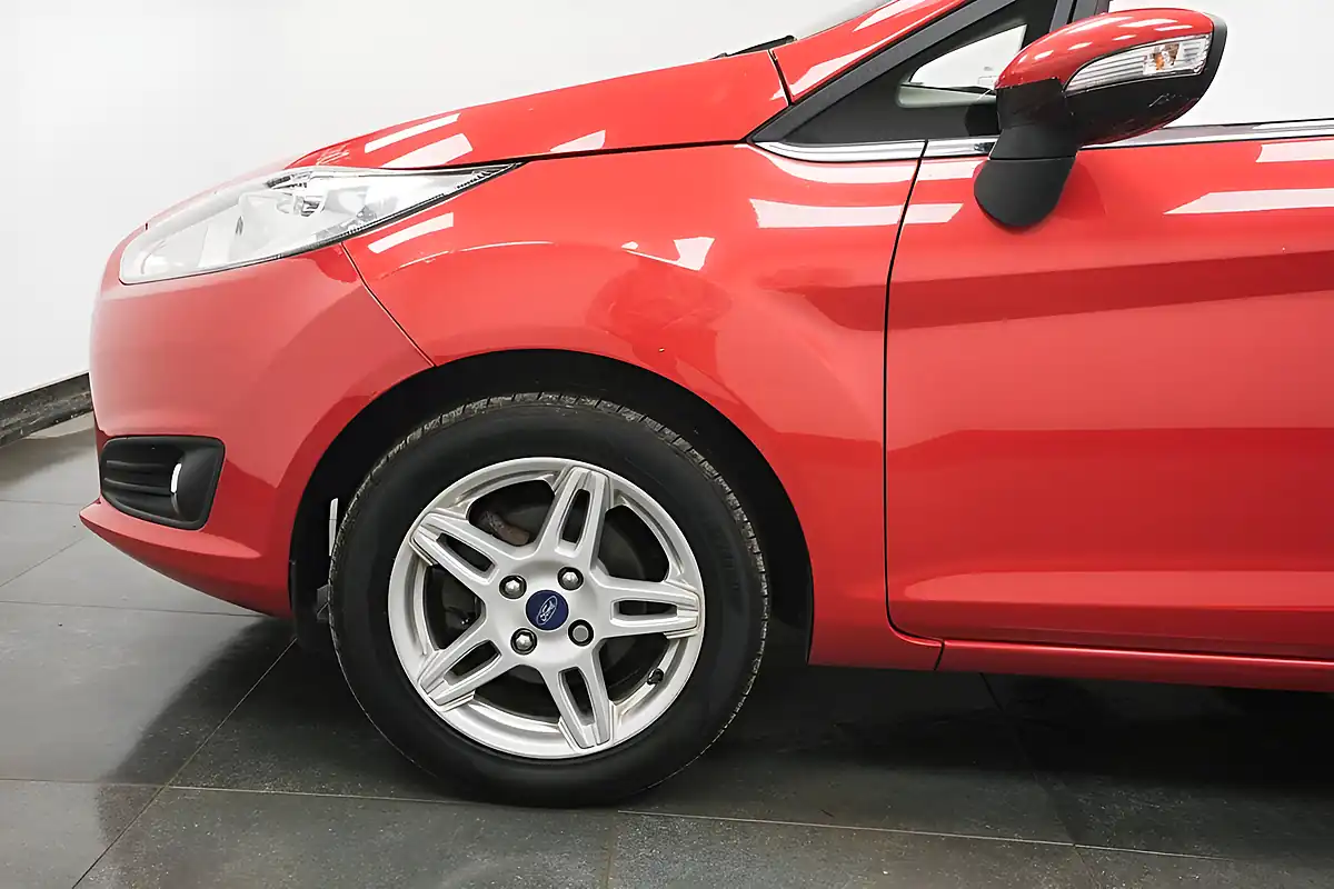 Used 2013 Ford Fiesta Zetec Red - Interior and Exterior details 4