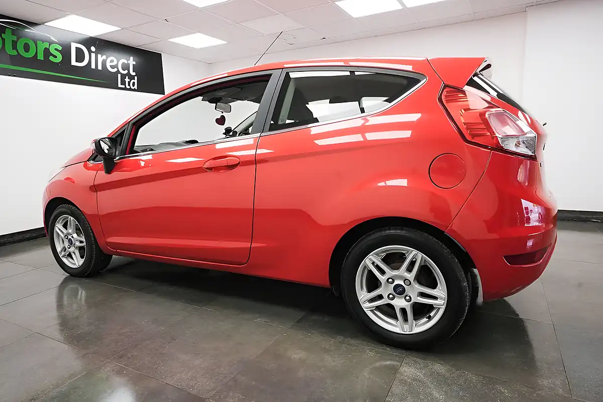 Used 2013 Ford Fiesta Zetec Red - Interior and Exterior details 5