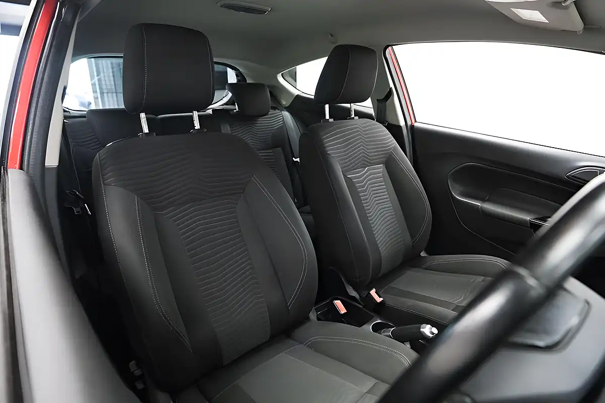 Used 2013 Ford Fiesta Zetec Red - Interior and Exterior details 8