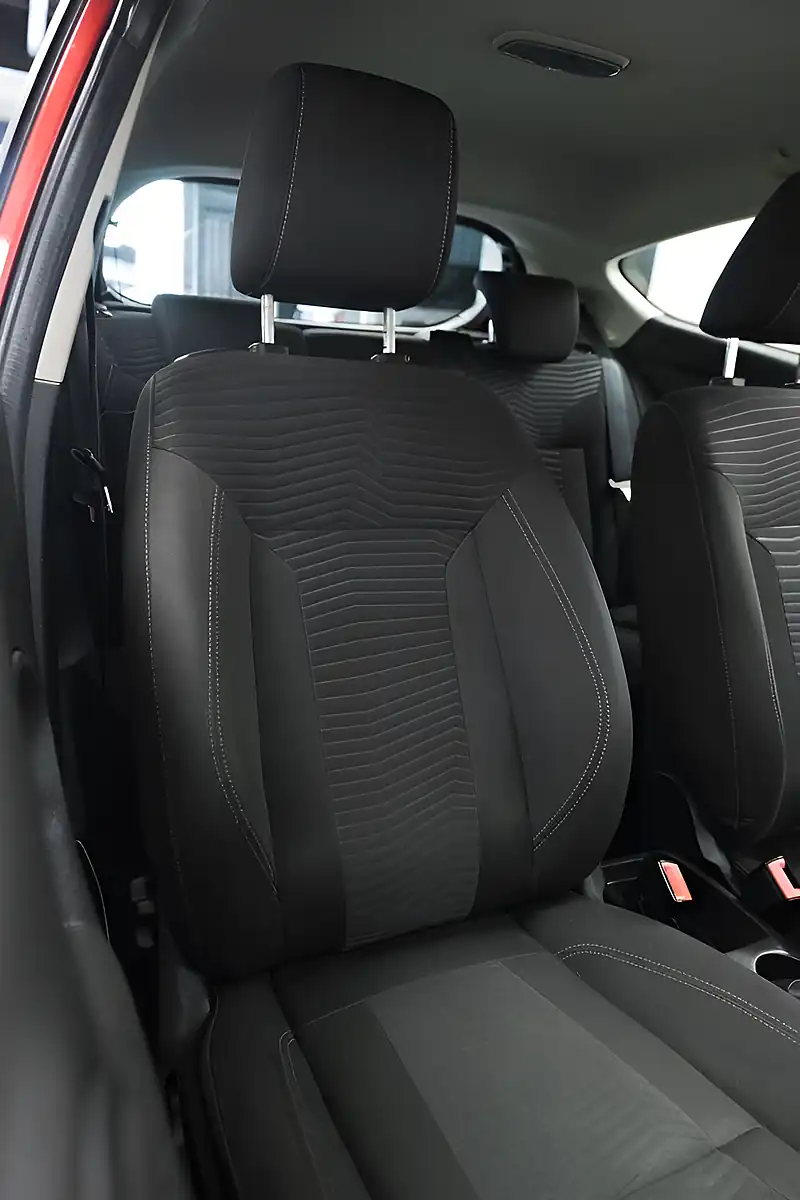 Used 2013 Ford Fiesta Zetec Red - Interior and Exterior details 9