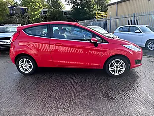 Used 2013 Ford Fiesta Zetec Red - Interior and Exterior details 14