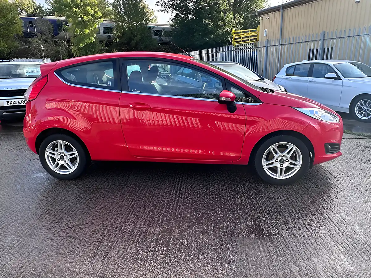 Used 2013 Ford Fiesta Zetec Red - Interior and Exterior details 14