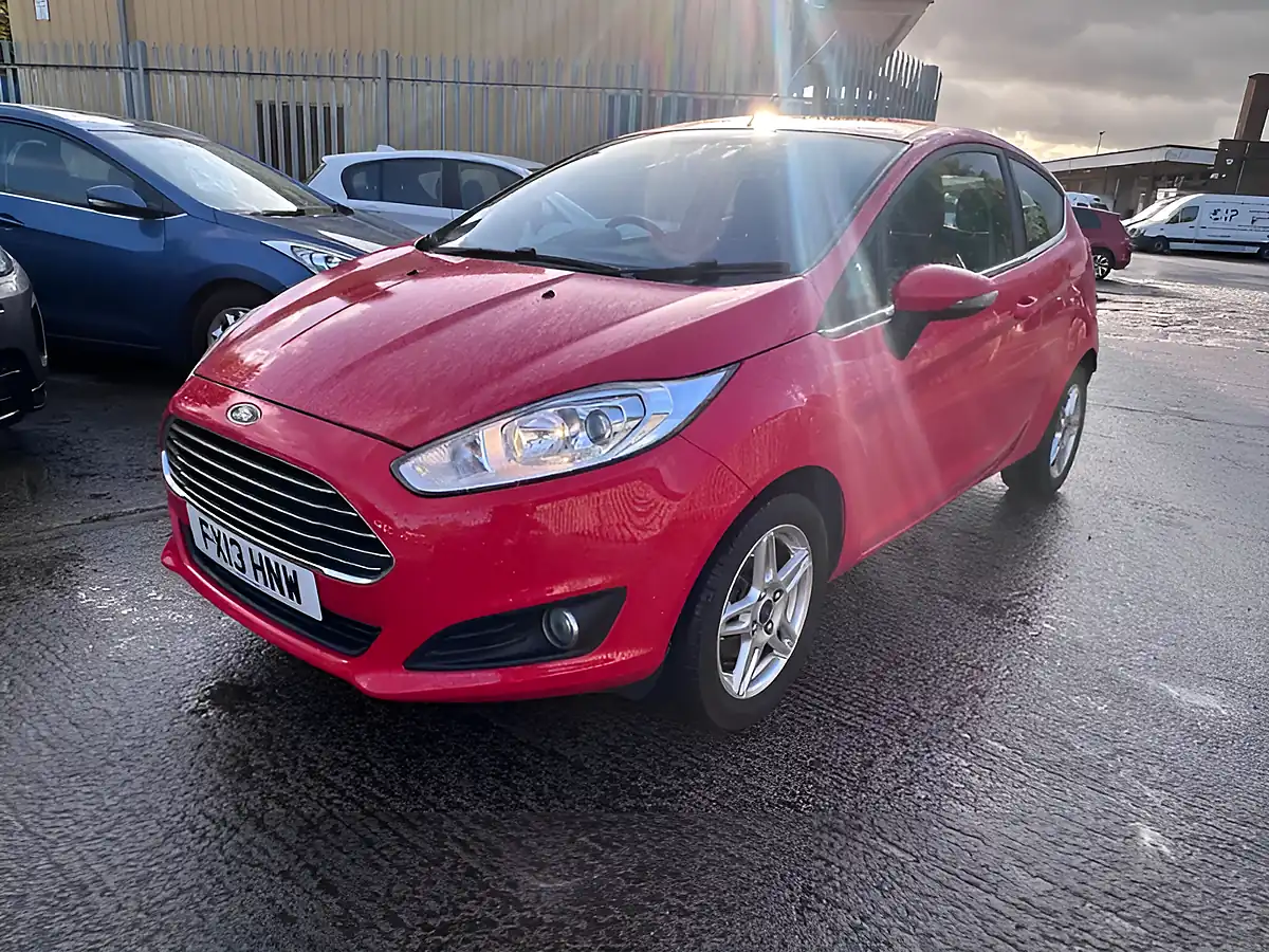 Used 2013 Ford Fiesta Zetec Red - Interior and Exterior details 17
