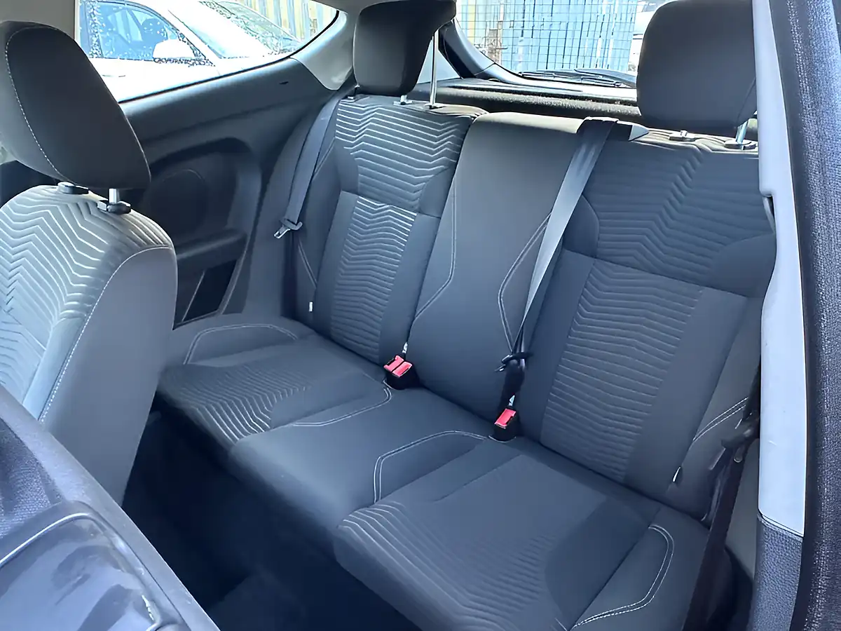 Used 2013 Ford Fiesta Zetec Red - Interior and Exterior details 18