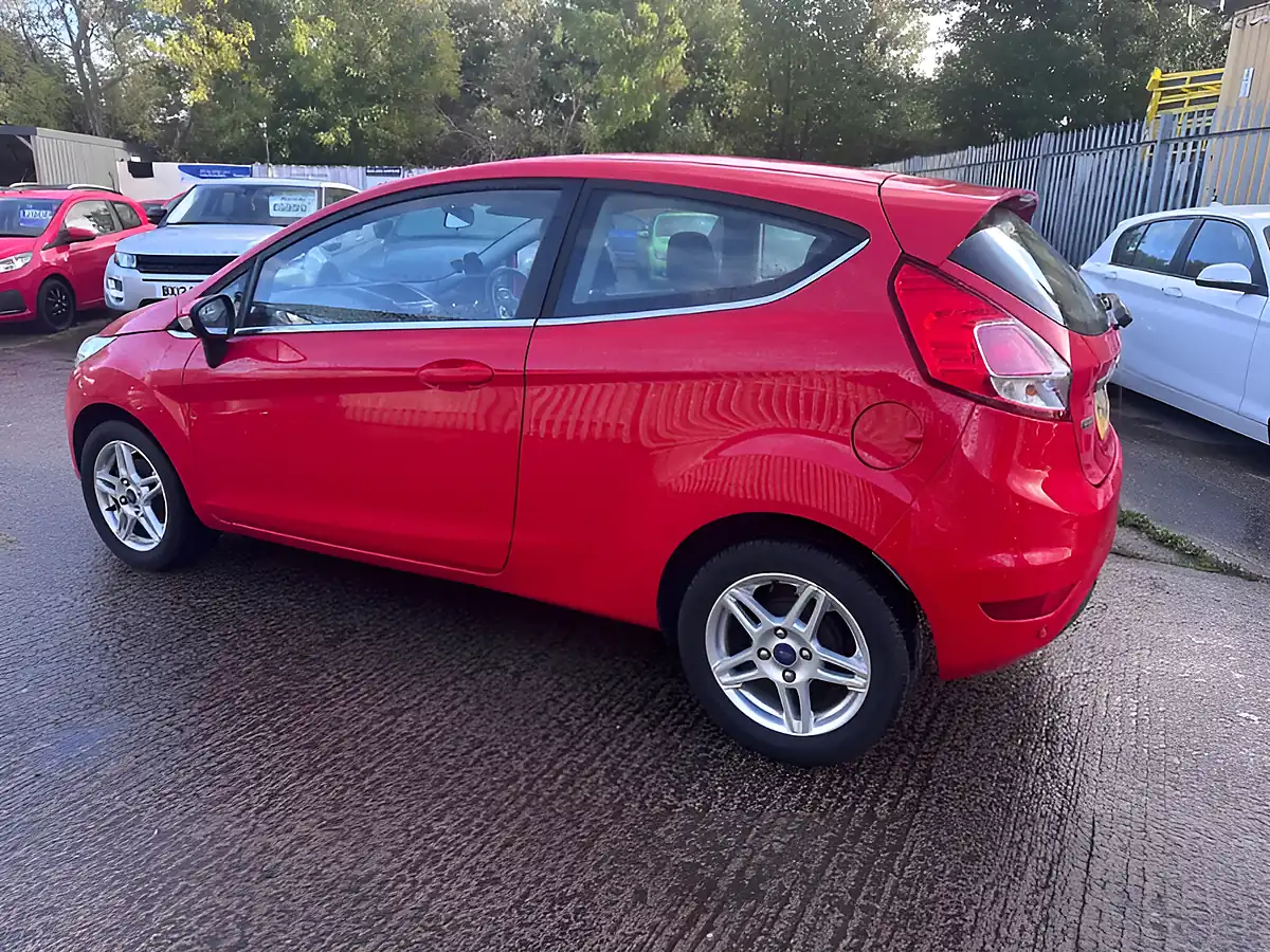 Used 2013 Ford Fiesta Zetec Red - Interior and Exterior details 6