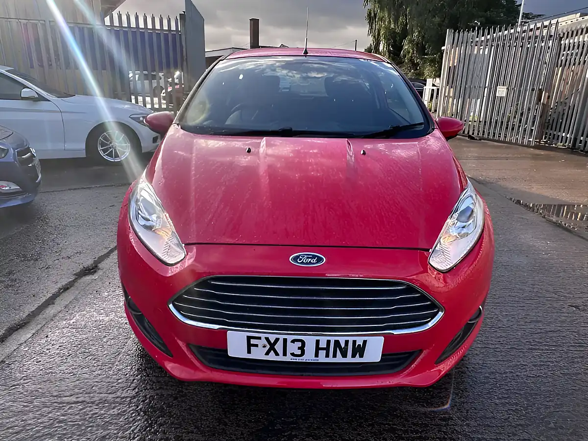 Used 2013 Ford Fiesta Zetec Red - Interior and Exterior details 7