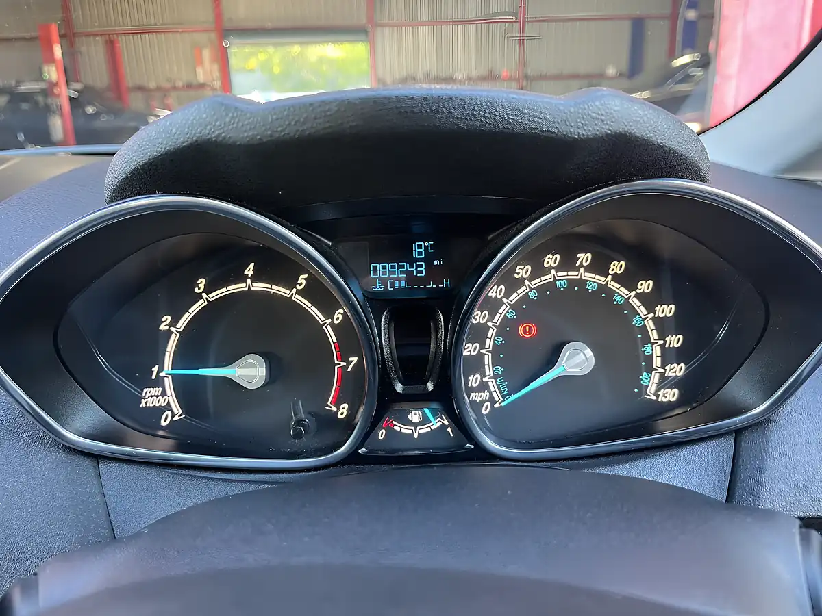 Used 2013 Ford Fiesta Zetec Red - Interior and Exterior details 11