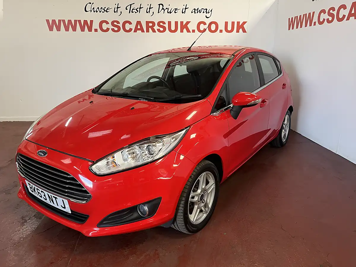 Used 2013 Ford Fiesta Zetec Red - Interior and Exterior details 4