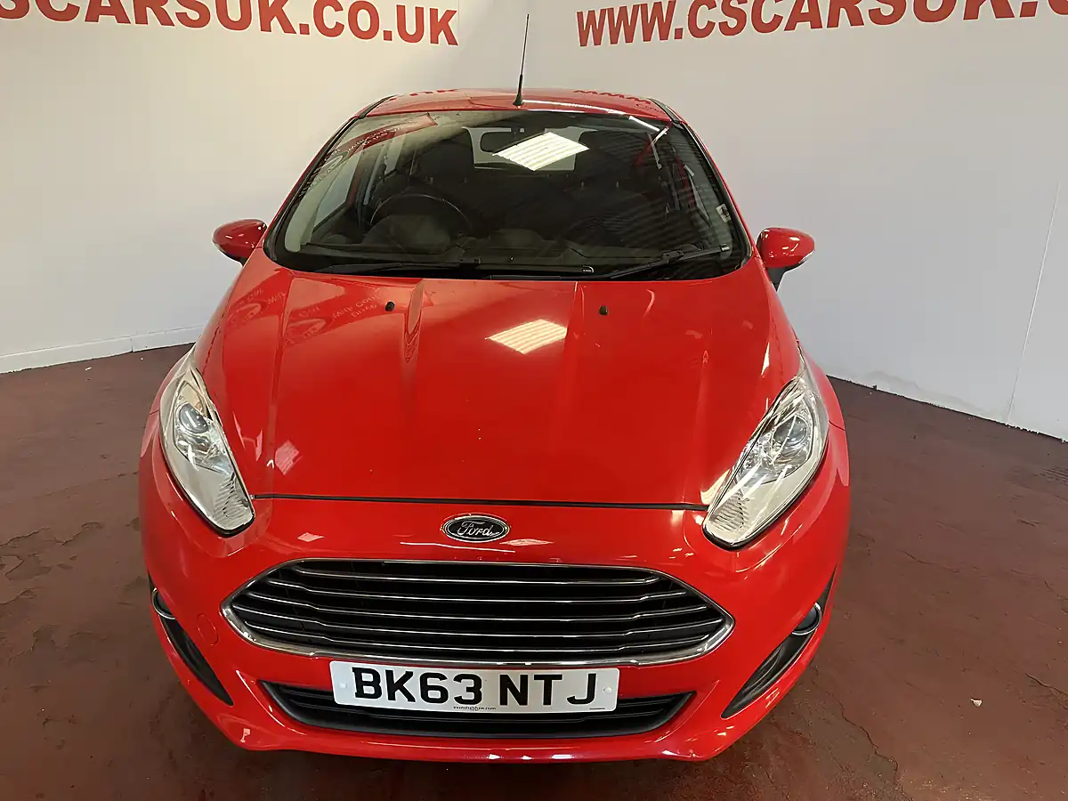 Used 2013 Ford Fiesta Zetec Red - Interior and Exterior details 7