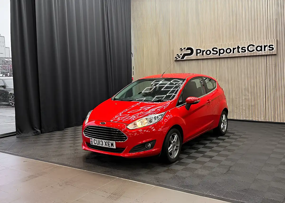 Used 2013 Ford Fiesta Zetec Red - Interior and Exterior details 4