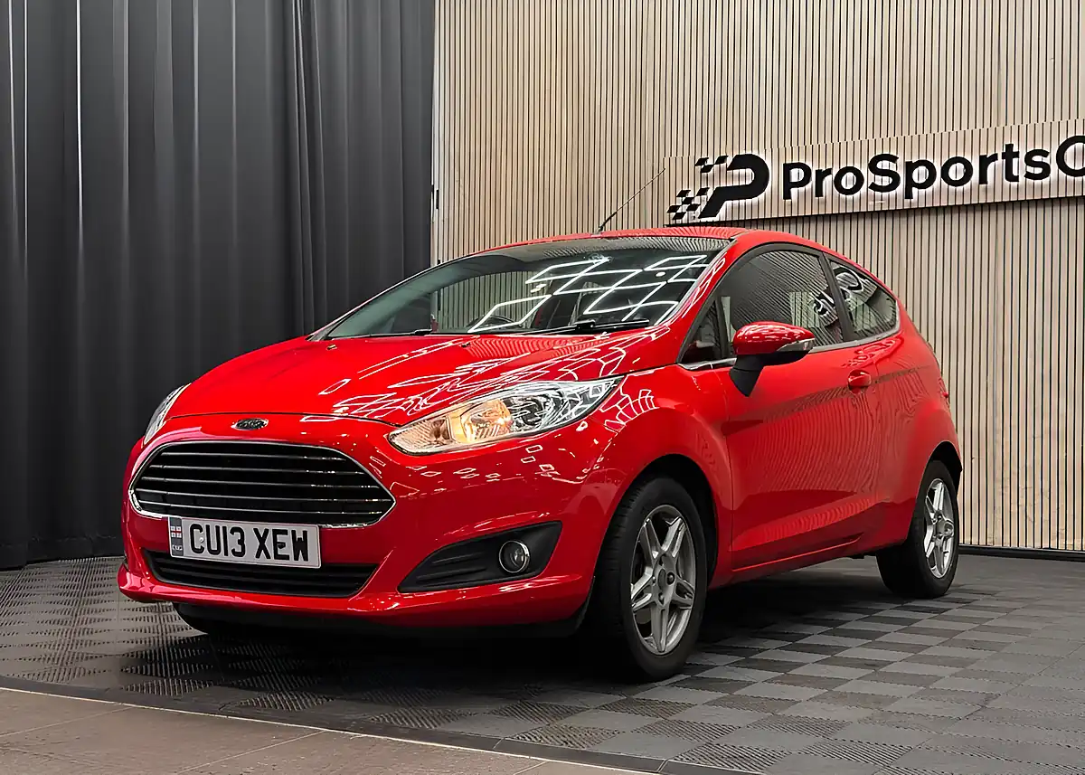 Used 2013 Ford Fiesta Zetec Red - Interior and Exterior details 5