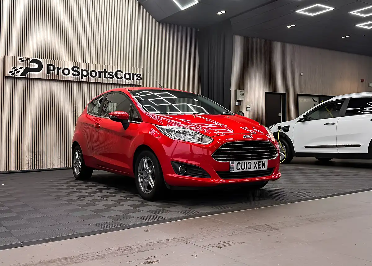 Used 2013 Ford Fiesta Zetec Red - Interior and Exterior details 7
