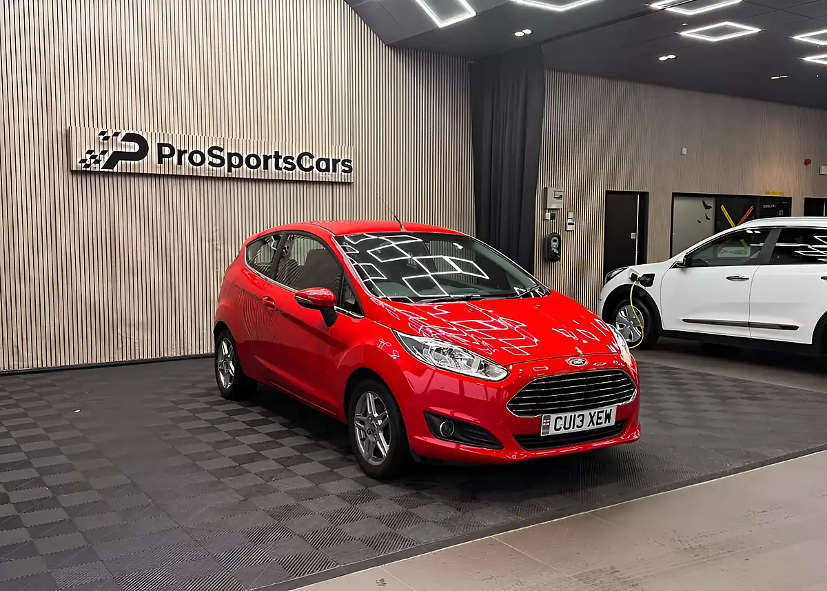 Used 2013 Ford Fiesta Zetec Red - Interior and Exterior details 9