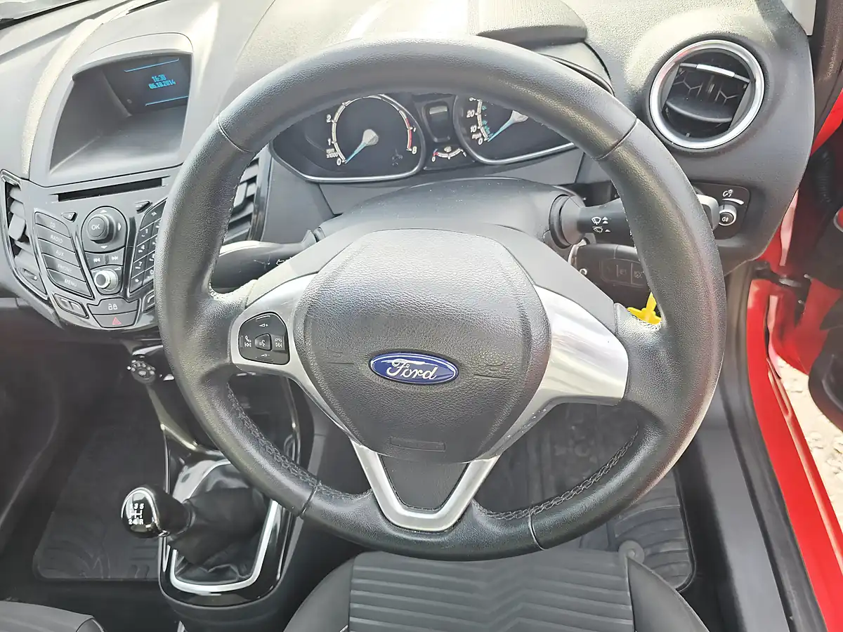 Used 2013 Ford Fiesta Zetec Red - Interior and Exterior details 13