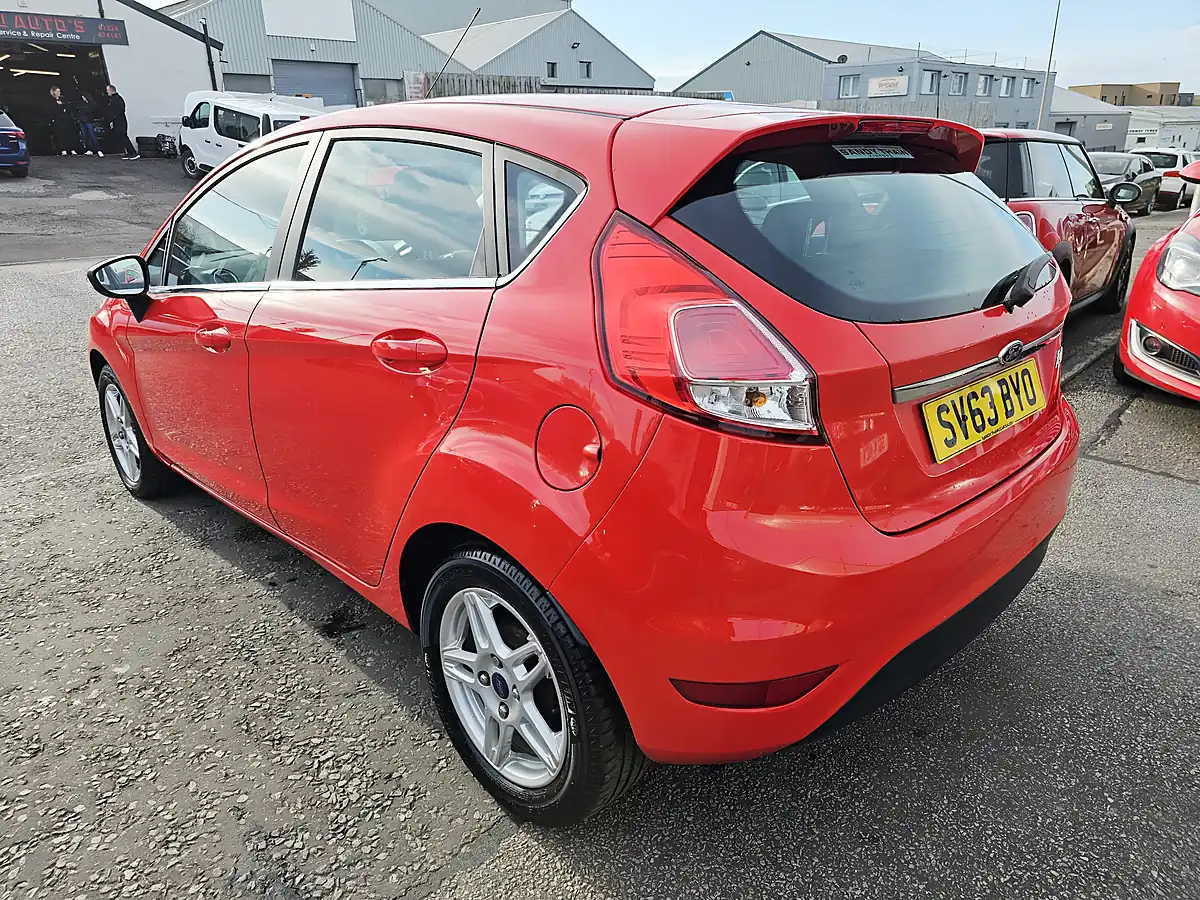 Used 2013 Ford Fiesta Zetec Red - Interior and Exterior details 4