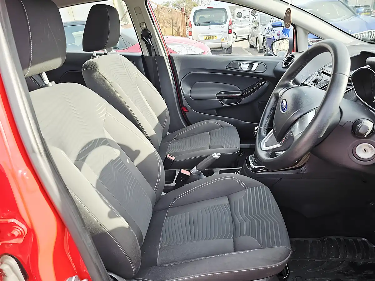 Used 2013 Ford Fiesta Zetec Red - Interior and Exterior details 9