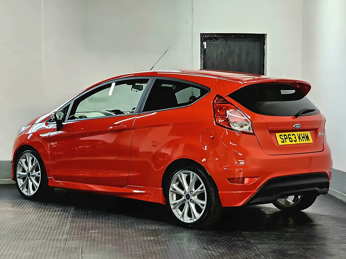 Used 2013 Ford Fiesta Zetec S Race Red - Interior and Exterior details 10