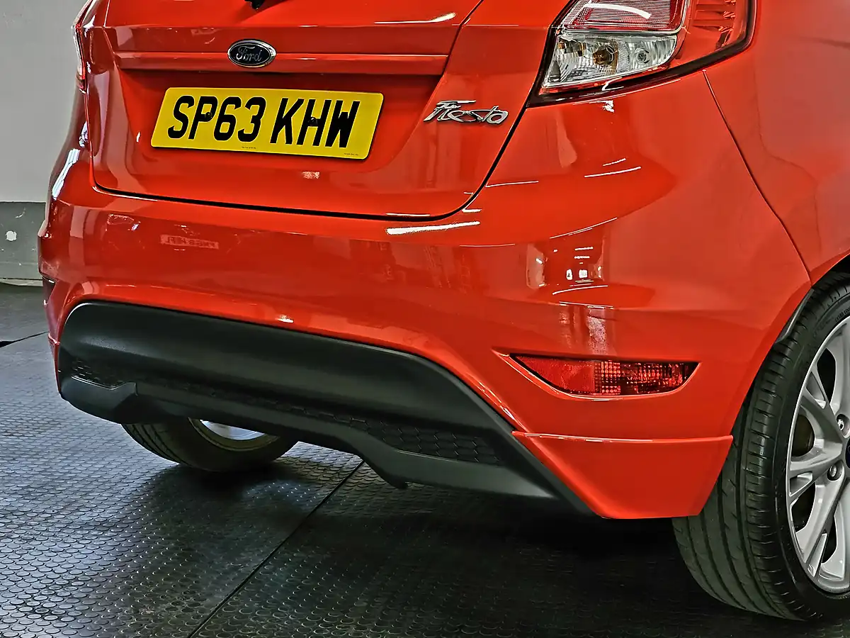 Used 2013 Ford Fiesta Zetec S Race Red - Interior and Exterior details 12