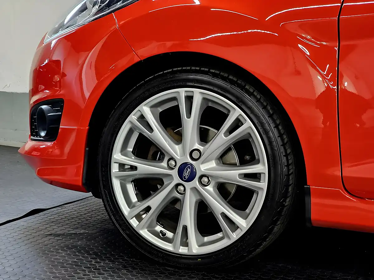 Used 2013 Ford Fiesta Zetec S Race Red - Interior and Exterior details 20