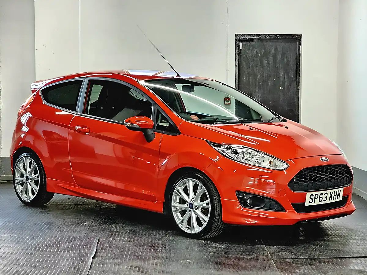 Used 2013 Ford Fiesta Zetec S Race Red - Interior and Exterior details 6