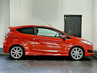 Used 2013 Ford Fiesta Zetec S Race Red - Interior and Exterior details 8