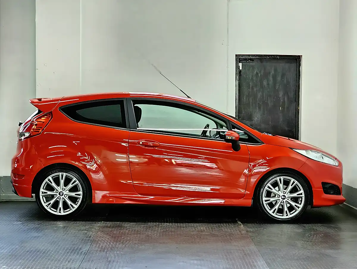 Used 2013 Ford Fiesta Zetec S Race Red - Interior and Exterior details 8
