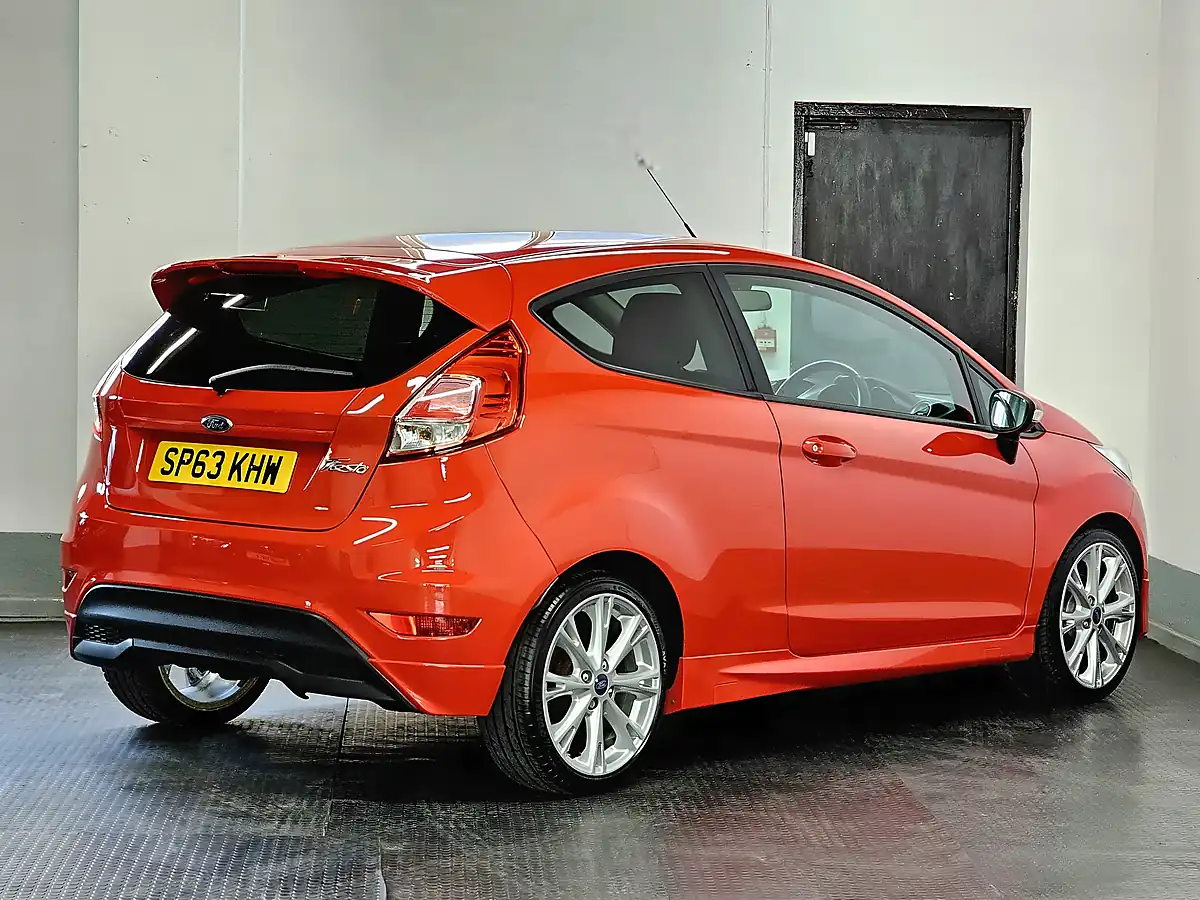 Used 2013 Ford Fiesta Zetec S Race Red - Interior and Exterior details 9