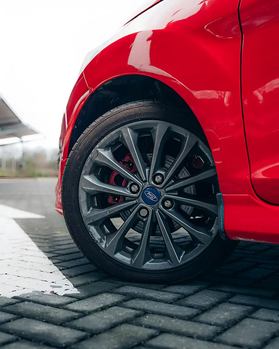Used 2013 Ford Fiesta Zetec S Red - Interior and Exterior details 17