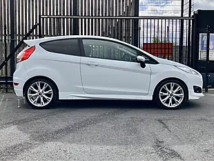 Used 2013 Ford Fiesta Zetec S White - Interior and Exterior details 11