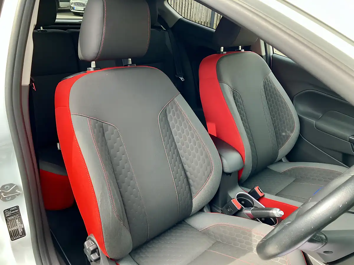 Used 2013 Ford Fiesta Zetec S White - Interior and Exterior details 13