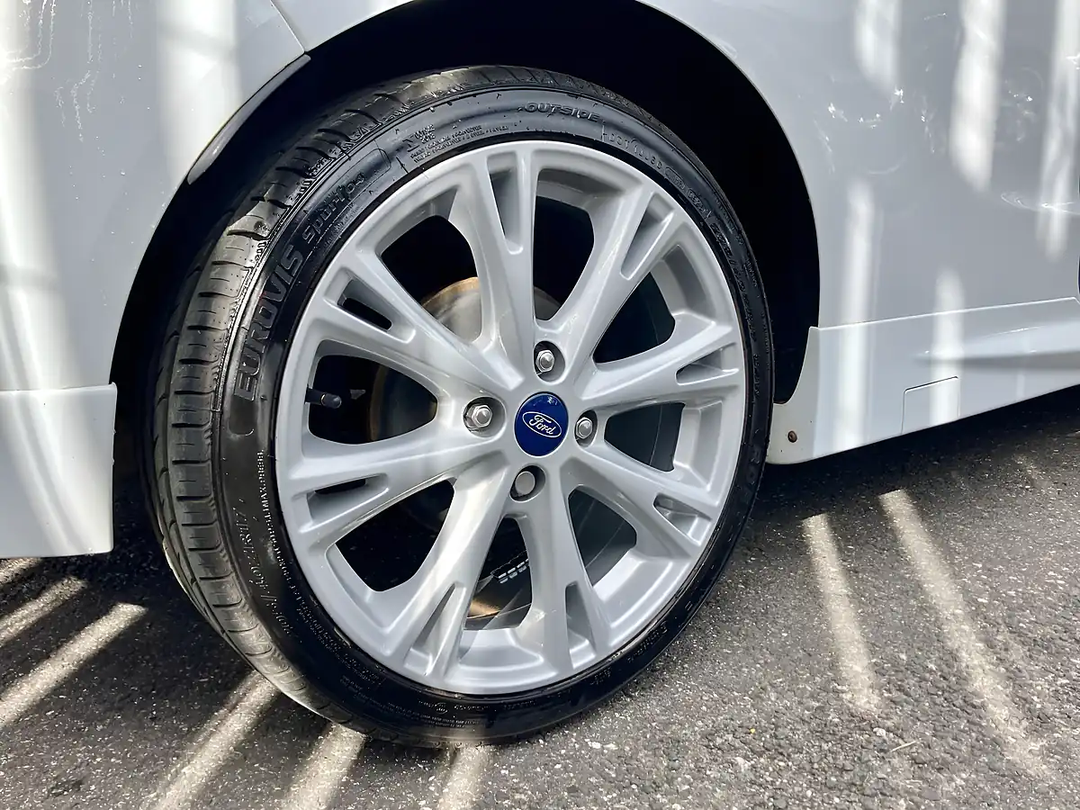 Used 2013 Ford Fiesta Zetec S White - Interior and Exterior details 19