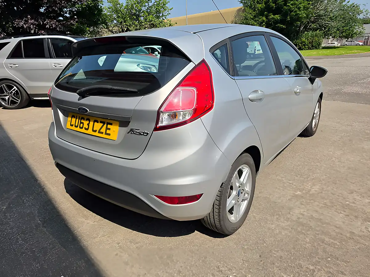 Used 2013 Ford Fiesta Zetec Silver - Interior and Exterior details 11