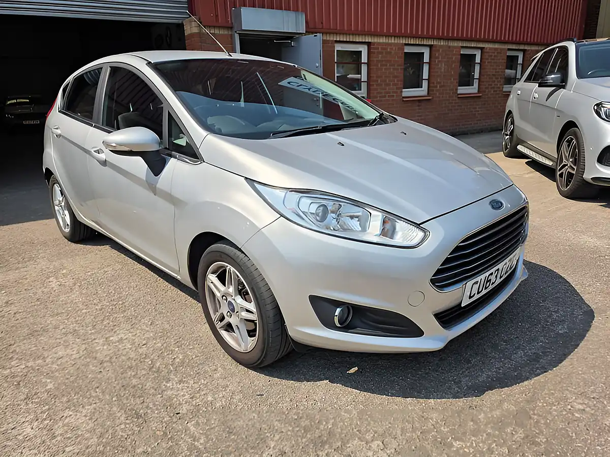 Used 2013 Ford Fiesta Zetec Silver - Interior and Exterior details 14