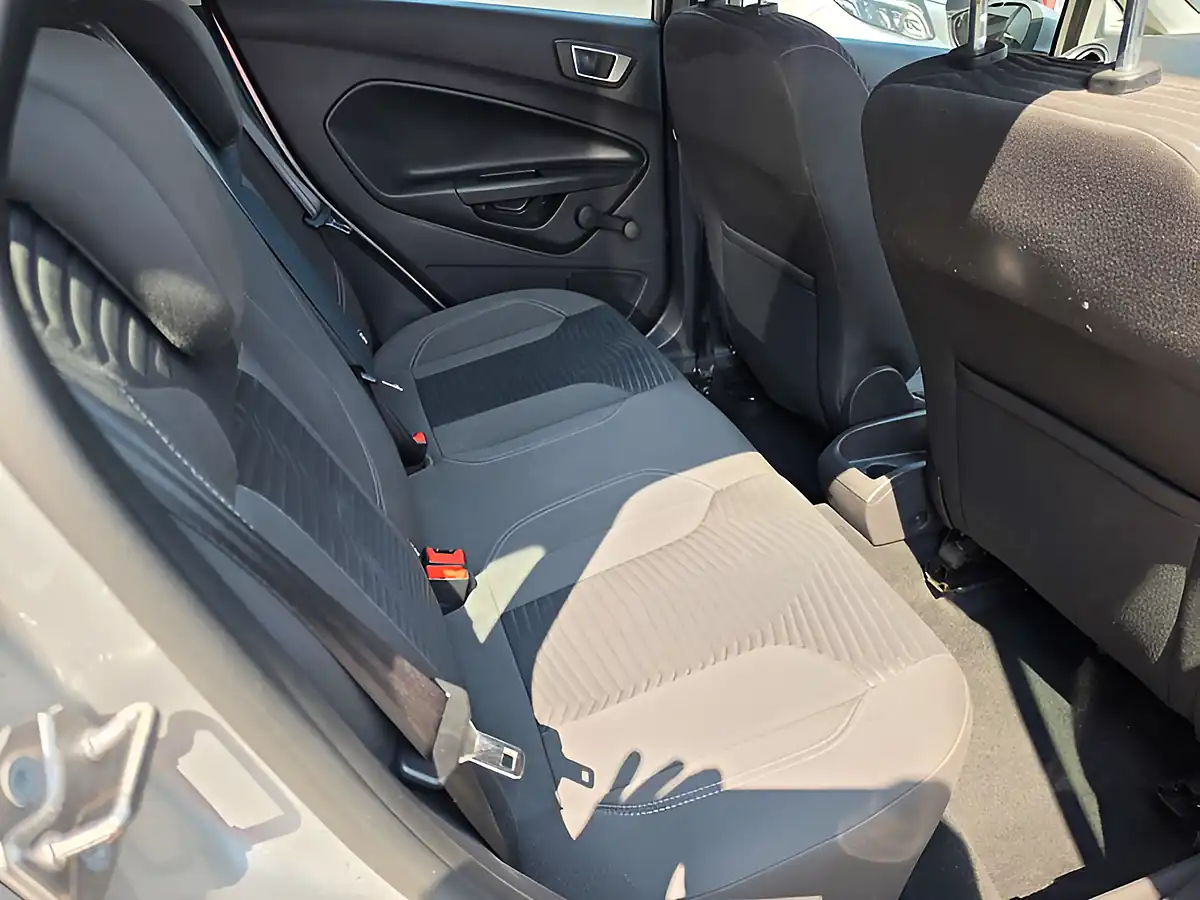 Used 2013 Ford Fiesta Zetec Silver - Interior and Exterior details 20