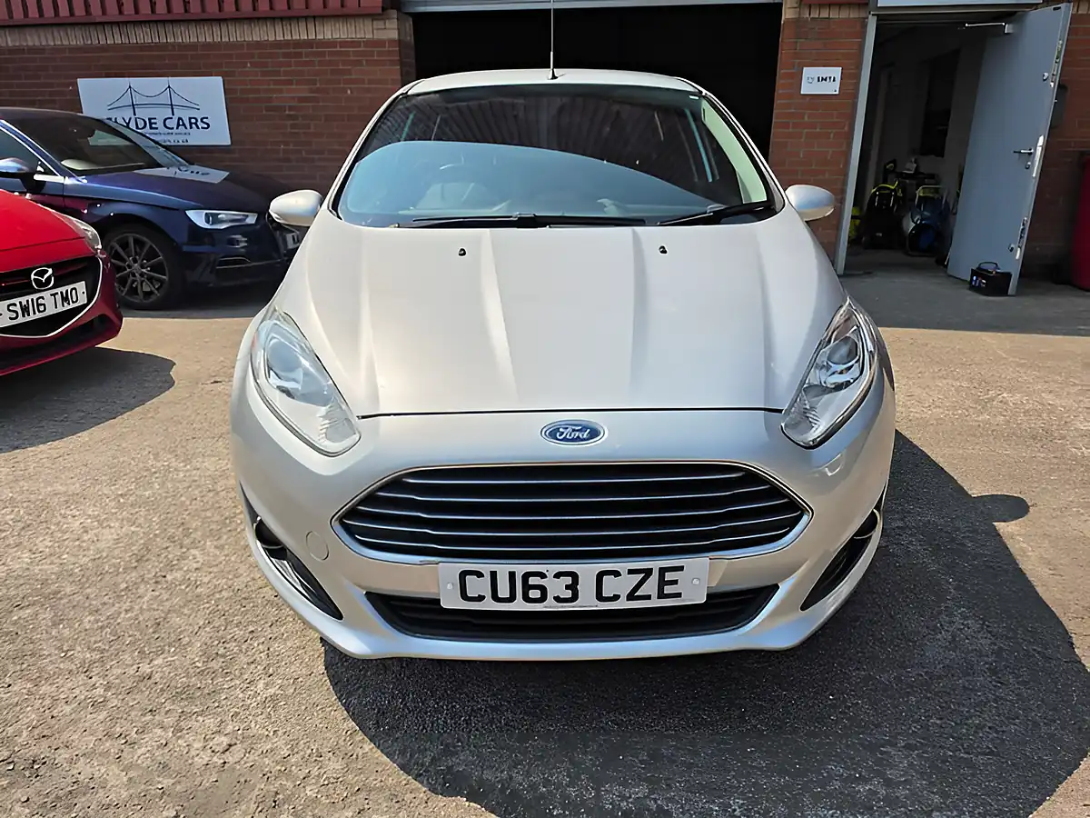 Used 2013 Ford Fiesta Zetec Silver - Interior and Exterior details 3
