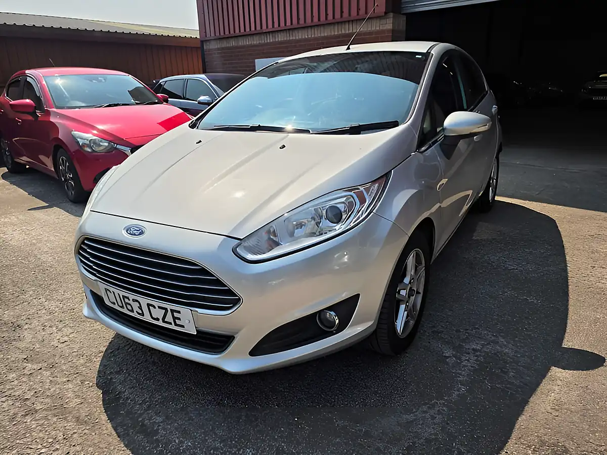 Used 2013 Ford Fiesta Zetec Silver - Interior and Exterior details 4