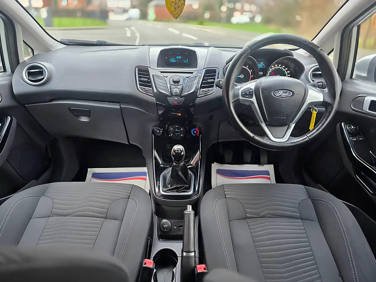 Used 2013 Ford Fiesta Zetec Silver - Interior and Exterior details 11