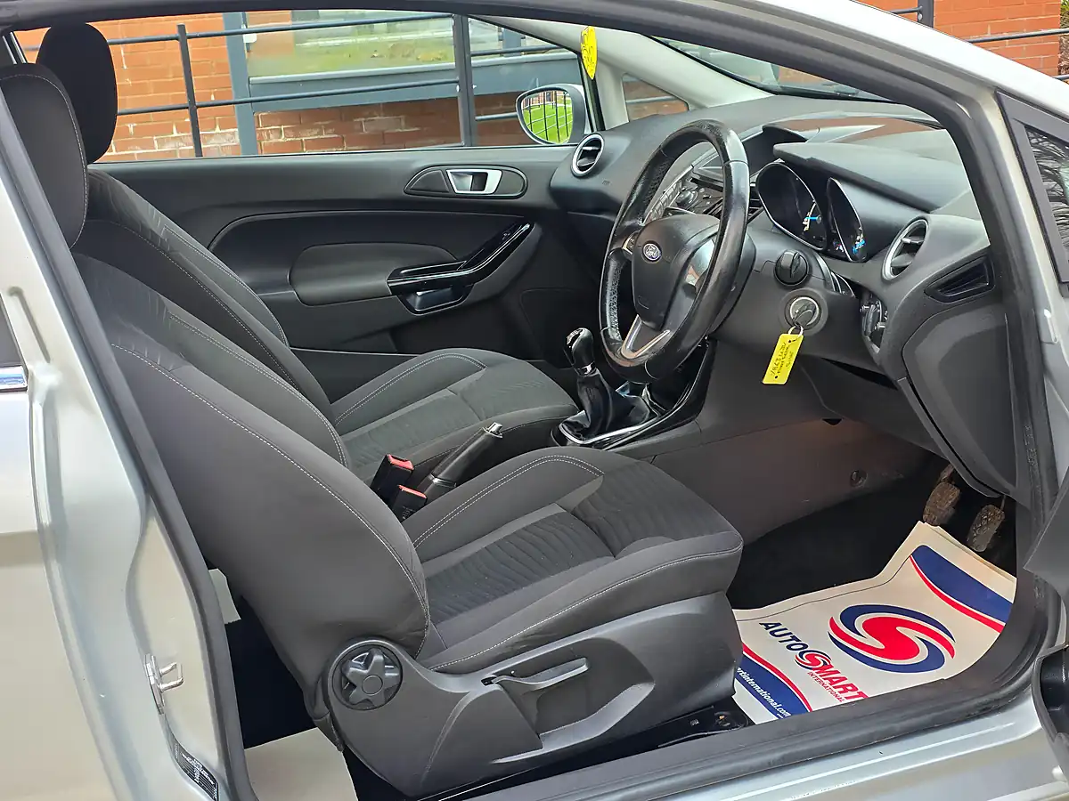 Used 2013 Ford Fiesta Zetec Silver - Interior and Exterior details 12