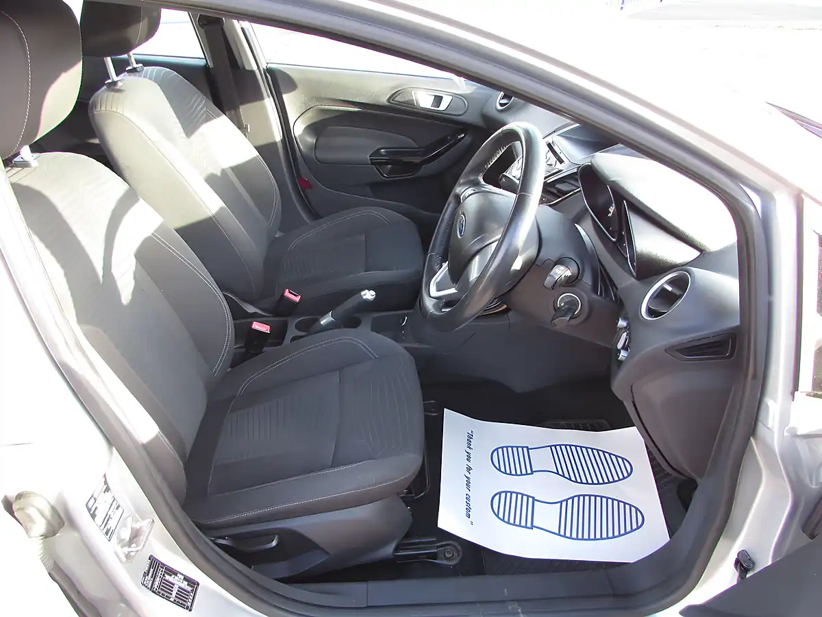 Used 2013 Ford Fiesta Zetec Silver - Interior and Exterior details 11