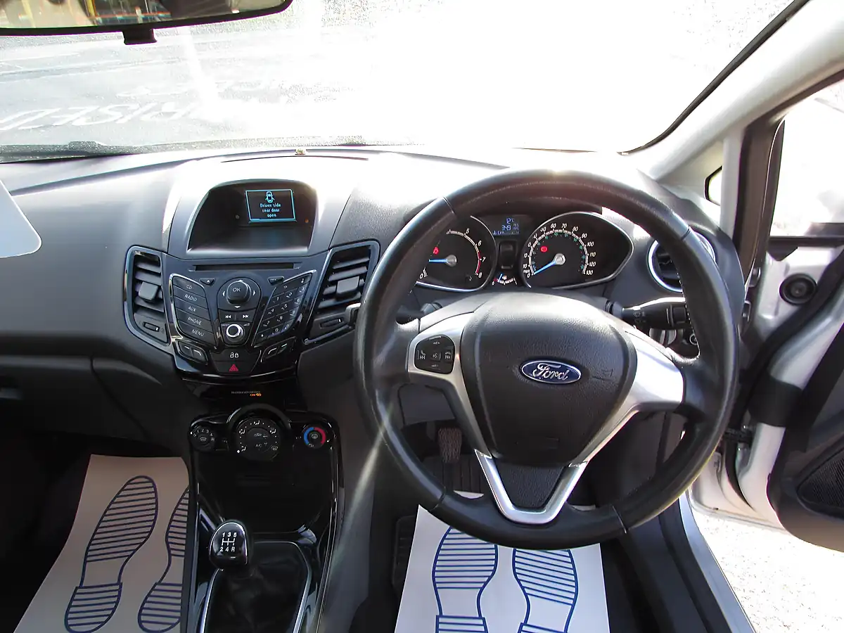 Used 2013 Ford Fiesta Zetec Silver - Interior and Exterior details 12