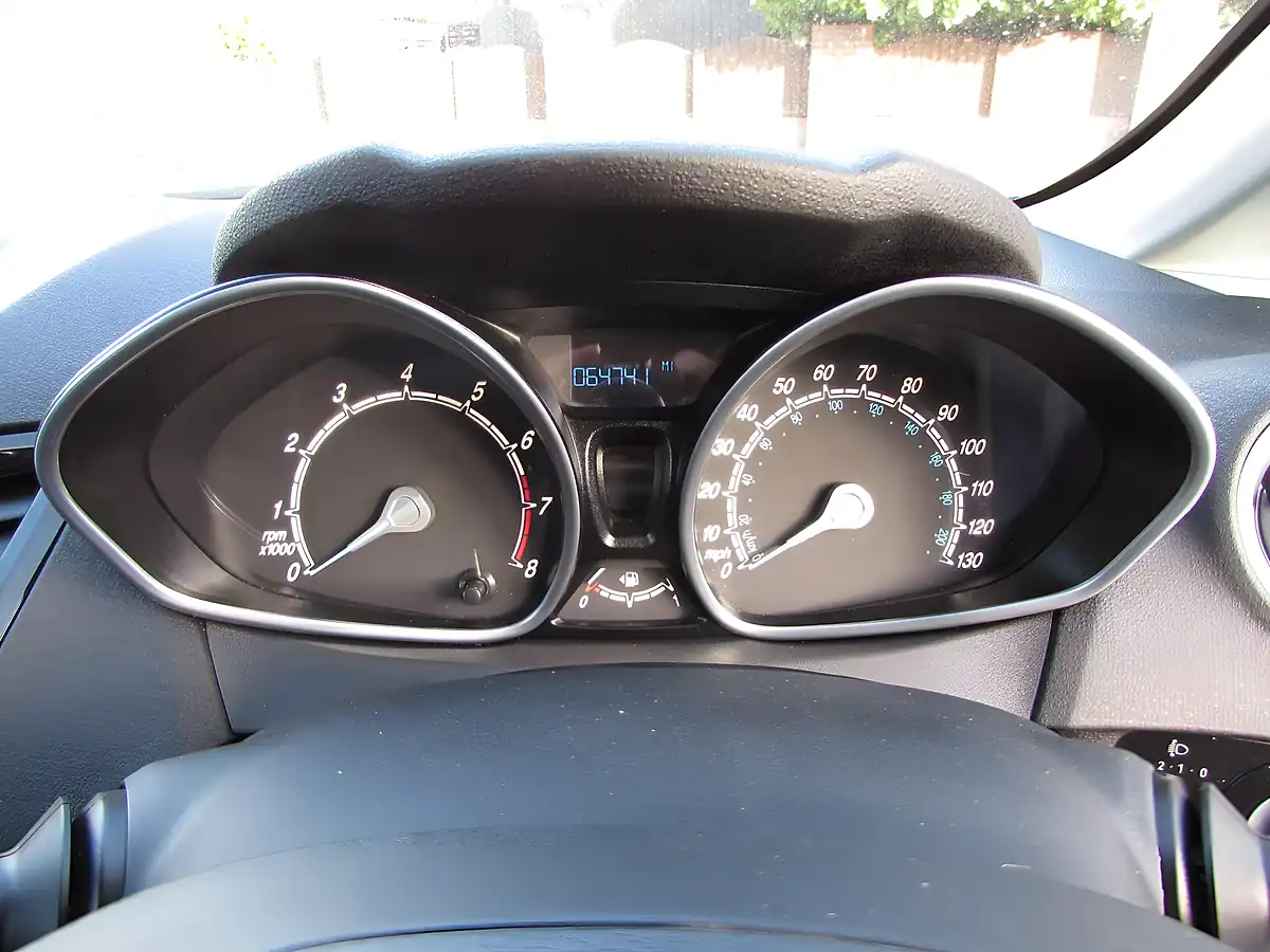 Used 2013 Ford Fiesta Zetec Silver - Interior and Exterior details 15