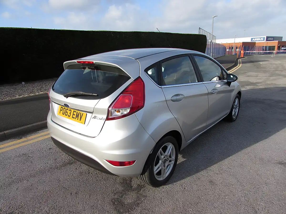 Used 2013 Ford Fiesta Zetec Silver - Interior and Exterior details 4
