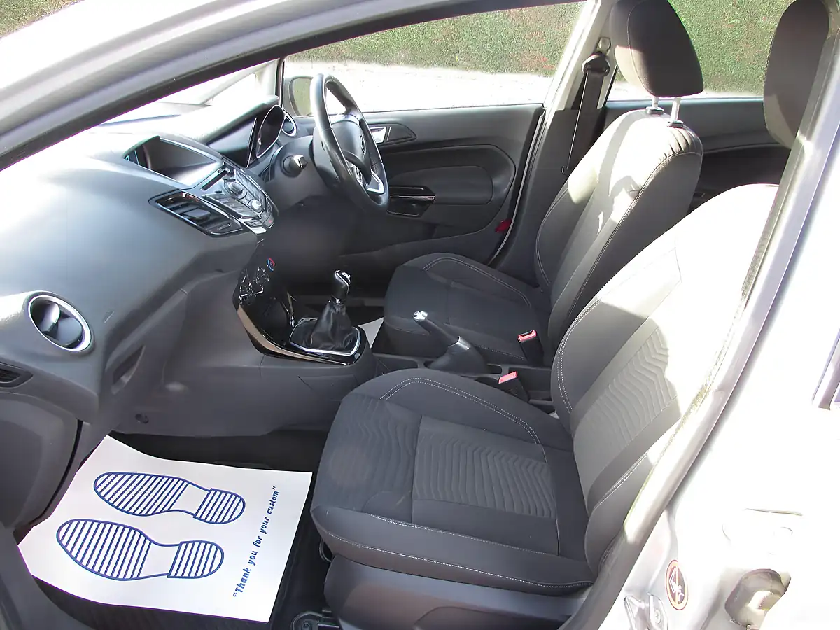 Used 2013 Ford Fiesta Zetec Silver - Interior and Exterior details 8